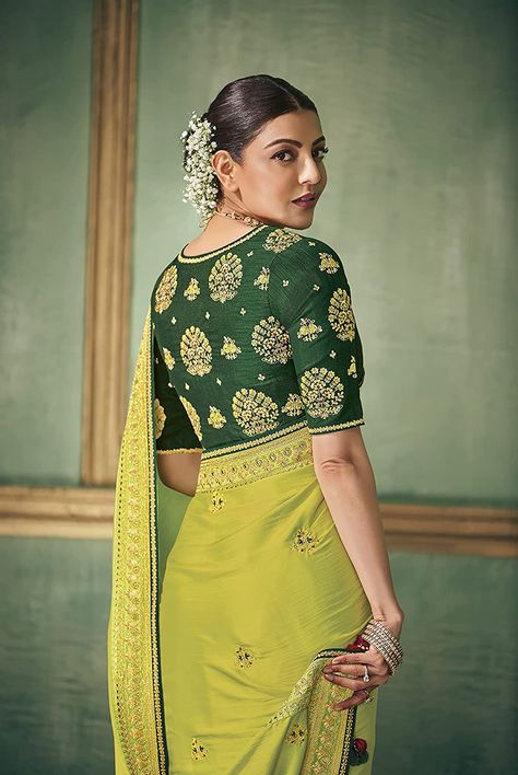 Saree With Designer Blouse, Green Blouse Designs, Dark Green Blouse, Simple Saree Designs, Blouse Indian, South Silk Sarees, Fancy Saree, Saree Designer, Saree Banarasi