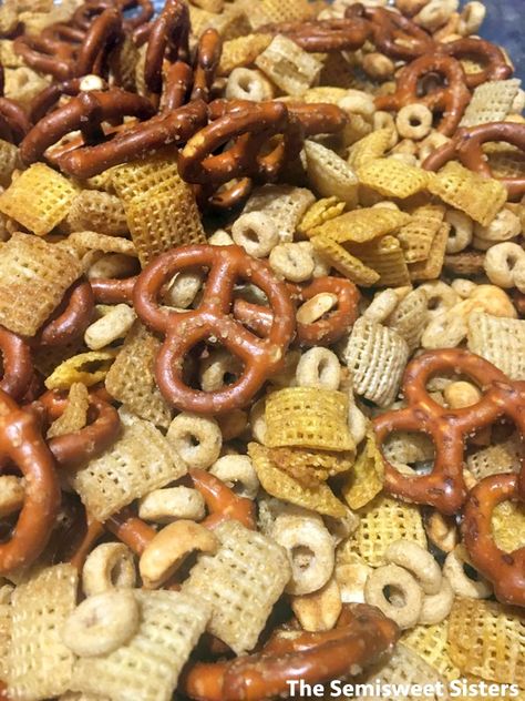 Original Chex Mix with Cheerios Bible Study Snacks, Chex Mix Original, Original Chex, Chex Party Mix, Study Snacks, Camp Snacks, Cereal Mix, Party Tray, Cereal Snacks