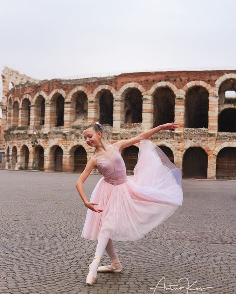 Ballet in cities Place: @veronasocialofficial Ballet: @katrina_zajceva 🩰 Star @grishkoworld VIP @balletpapier @nggeneration POBS SI 23, ISSI 22/23, JCS23 @yagp @ygp_europe Lead partner of the project: @panasonicpolska Gear: #LUMIX #lumix5dm2 Support: @fotoforma #fotoforma #arturkos #balletphoto #balletphotographer #balletincities #ballet #balletphotography #feedyourmind #globe_people Yagp Ballet, Ballet Photos, Ballet Photography, The Project, Kos, Ballet, Photographer, Stars, Instagram