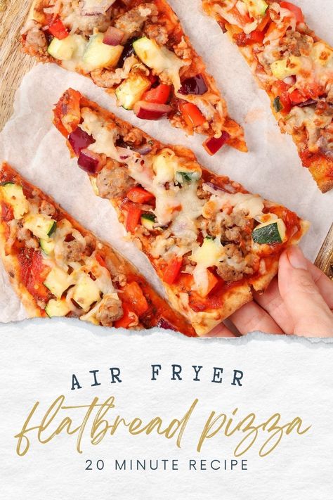 Air Fryer flatbread pizza is an easy recipe perfect for a healthy dinner. Ready in 20 minutes! Air Fryer Flatbread, Sausage Flatbread, Flatbread Pizza Recipes, Classic Pizza, Flatbread Pizza, Fun Easy Recipes, Easy Lunches, Fresh Veggies, Flatbread