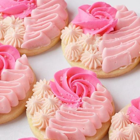 Ashley | Girl That Cakes on Instagram: "Can’t have too much pink!! Do you agree? 💗💕💗 @girlthatcakes #cookies #buttercreamcookies #buttercreamcookiers #sugarcookies #buttercreamsugarcookies #pinkcookies #pinkbuttercream #wiltoncakes #cookiesofinstagram #buttercreamfrosted #bestcookies #prettycookies #cookier #cookiegram #cookiegoals #cookielover #cutoutcookie #buttercreamfrostedcookies" Flower Sugar Cookies Buttercream, Spring Buttercream Cookies, Pink Decorated Cookies, Mother’s Day Sugar Cookies Buttercream, Birthday Cookies Buttercream, Girly Sugar Cookies, Buttercream Sugar Cookie Decorating, Buttercream Birthday Cookies, Sugar Cookies With Buttercream Frosting