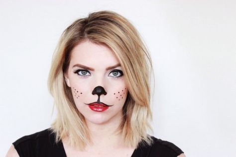 Last-Minute Halloween Ideas | theglitterguide.com Halloween Makeup Diy Tutorial, Halloween Eyeshadow, Maquillage Halloween Simple, Dog Makeup, Cat Halloween Makeup, Halloween Make-up Looks, Make Up Designs, Cat Makeup Halloween, Cute Halloween Makeup