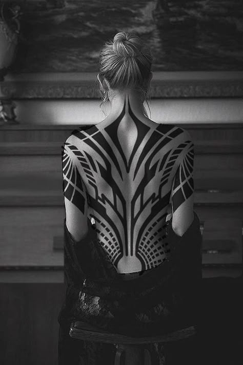 Back Tattoo Ideas, Cyberpunk Tattoo, Bauch Tattoos, Blackout Tattoo, Tattoo Henna, Full Back Tattoos, Back Tattoos For Guys, Full Body Tattoo, Back Tattoo Women