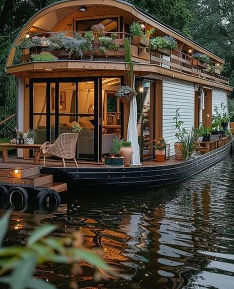 Cabin Construction, Peaceful Lifestyle, Retirement Goals, Boat Aesthetic, Lake Toys, Big Boat, Floating Homes, Houseboat Living, Narrow Boats