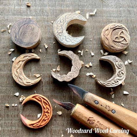 Book Silhouette, Dremel Crafts, Whittling Projects, Dremel Carving, Simple Wood Carving, Wood Carving For Beginners, Wood Jewelery, Dremel Wood Carving, Chip Carving