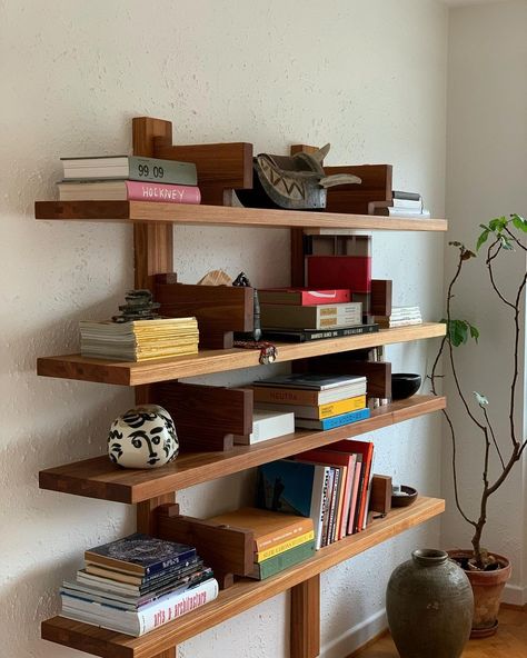 Gabriel Gimdal | Bibliothèque by Pierre Chapo | Instagram Diy Wooden Bookshelf, Queen Loft Bed, Wooden Bookshelf, Deco Retro, Hem Design, House Room, Apartment Inspiration, Living Room Inspo, Interior Inspo