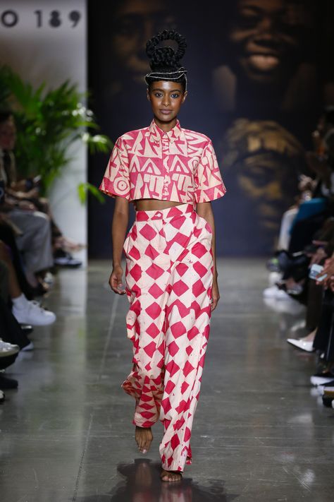 Kitenge Designs, Show Look, 2024 Runway, Chic Dress Classy, Africa Fashion, Spring Summer 2024, African Wear, Runway Show, Spring 2024