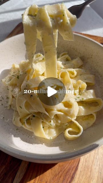 Christina Frangipane on Instagram: "Day 11: 20 Pastas in 20 Minutes

Fettuccine Alfredo 🍝

Comment ‘PASTA’ for the full recipe sent to your inbox. And if you’re looking for more pasta recipes, check out my newly released pasta cookbook in my bio. It’s filled with 20 easy pasta recipes you can make in 20 minutes or less! 

#pasta #pastarecipe #dinnerideas #dinnerrecipes #easyrecipe #homemade #fettuccinealfredo #alfredo #alfredopasta #simplerecipes" How To Make Fettuccine Alfredo, Recipes With Fettuccine Noodles, Alfredo Pasta Recipes, Fetuchini Alfredo, Fettucini Alfredo Recipe, Alfredo Pasta Bake, Fettucini Alfredo, Pasta Recipes Video, Pasta Recipes Alfredo