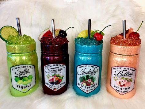 Cup Toppers, Tumbler Toppers, Easy Mason Jar Crafts, Tumbler Cups Personalized, Epoxy Crafts, Cricut Hacks, Mason Jar Tumbler, Glitter Tumbler Cups, Tumbler Glass