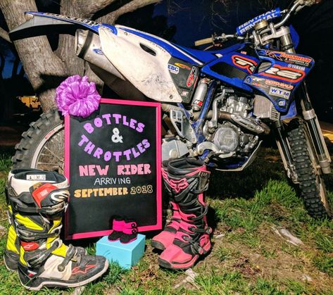 Motocross Family Pictures, Bike Gender Reveal Ideas, Dirt Bike Themed Gender Reveal, Gender Reveal Ideas Dirt Bike, Gender Reveal Ideas With Dirt Bike, Gender Reveal Dirtbike Theme, Gender Reveal Dirtbike, Motocross Gender Reveal, Dirt Bike Baby Announcement