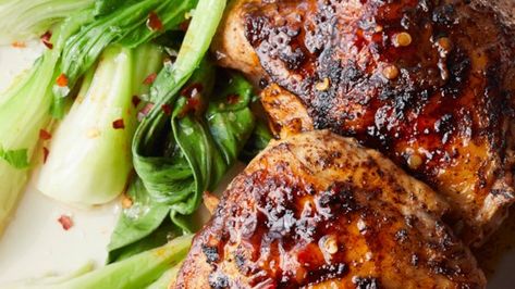 This delicious, caramelized chicken is enhanced with an exotic marinade featuring Chinese 5-spice powder. Caramelized Chicken, Grilled Chicken Dishes, Five Spice Chicken, Chicken Breast Sandwich, Ketosis Recipes, 5 Spice, Food Asian, Five Spice, Easy Grilled Chicken