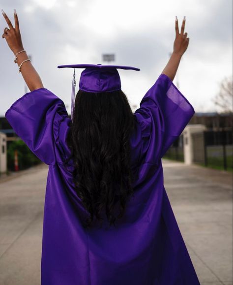 Purple Vision Board Pictures, Vision Board Inspo Pictures Graduation, Convocation Picture Ideas, College Graduate Photoshoot, Purple Cap And Gown Graduation Outfit, Purple Graduation Gown, Purple Graduation Gown And Cap, Black Women Graduation, Highschool Graduation Pictures