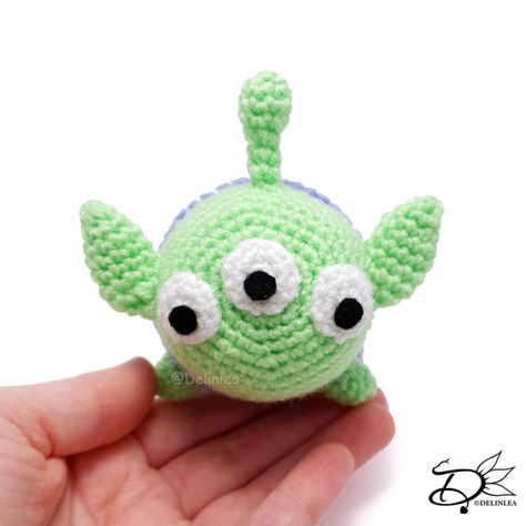 Disney Crochet Patterns, Crochet Applique Patterns Free, Crochet Ornament Patterns, Toy Story Alien, Crochet Disney, Pola Amigurumi, Crochet Amigurumi Free Patterns, Crochet Amigurumi Free, Fun Crochet Projects