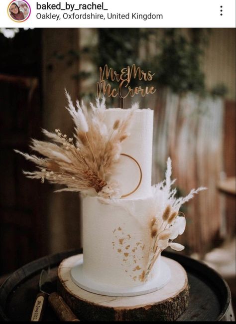 Rustic Wedding Cake Pampas, Pampas Cake Wedding, Pampas Grass Cake Decor, Boho Style Wedding Cake, Nordic Wedding Cake, Nude Cake Mariage, Pampas Cake Decor, Bohemian Cake Ideas, Wedding Cake Beige