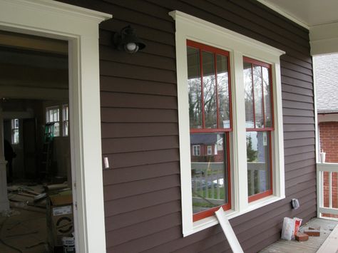 Idea for painting inside and outside window trim House Paint Exterior Colour Schemes, Brown House Exterior, Best Exterior Paint, House Paint Color Combination, House Trim, Window Trim Exterior, Exterior Stairs, Pintura Exterior, Brown House