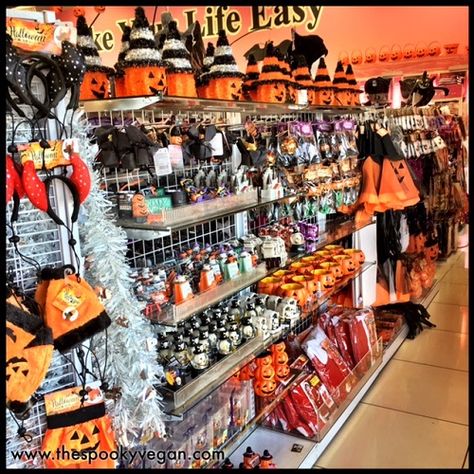 Halloween 2017 at Daiso Japan Halloween Store Display, Halloween Japan, Vegan Halloween, Daiso Japan, Halloween Store, Halloween Stuff, Halloween 2017, Kawaii Halloween, Art References