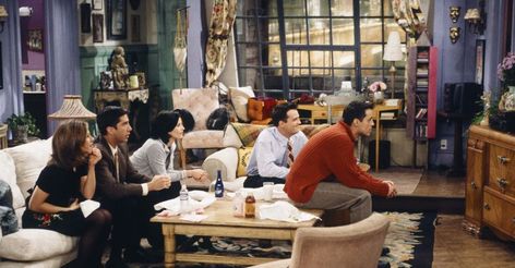 Monica and Rachel's apartment is undoubtedly Friends' most famous set, and here are 10 secrets that'll let you see it in a totally new light. Greenwich Village Apartment, Friends Apartment, 90s Home, Mismatched Chairs, Monica Geller, Big Little Lies, Central Perk, Purple Walls, Greenwich Village