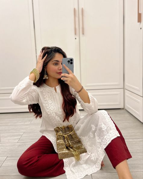 Rakhi outfit, Indian outfit Rakhi Look For Women, Rakhi Outfit Ideas, Rakhi Outfits, Chudi Designs, Cotton Anarkali Dress, Ethnic Aesthetic, Kurti Ideas, Iit Bombay, White Kurti