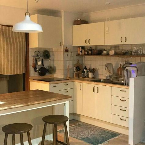 Light, neutral themes kitchen with white cabinets, a White Island with a medium wooden toned counter top, Korean Apartment Interior, Remodel Closet, Korean Apartment, Japanese Apartment, Korean Kitchen, Small House Interior, Aesthetic Kitchen, Apartment Aesthetic, Apartment Kitchen