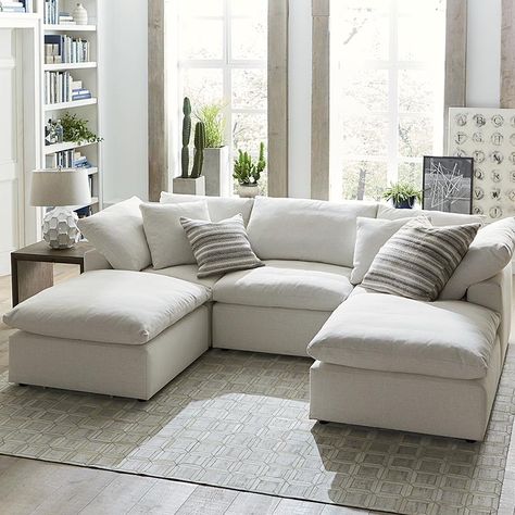 A Sectional Sofa Collection with Something for Everyone Sectional Sofa Decor, Small Sofas, Ideas Terraza, Tv Fal, Small Living Room Furniture, Small Sectional Sofa, Furnitur Ruang Keluarga, Small Living Room Layout, Living Room Layout