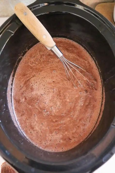 Best Crockpot Hot Chocolate, Hot Chocolate Slow Cooker, Crockpot Hot Chocolate Recipe, Slow Cooker Hot Chocolate Recipe, Alcoholic Hot Chocolate, Crock Pot Hot Chocolate Recipe, Red Wine Hot Chocolate, Gingerbread Hot Chocolate, Best Crockpot