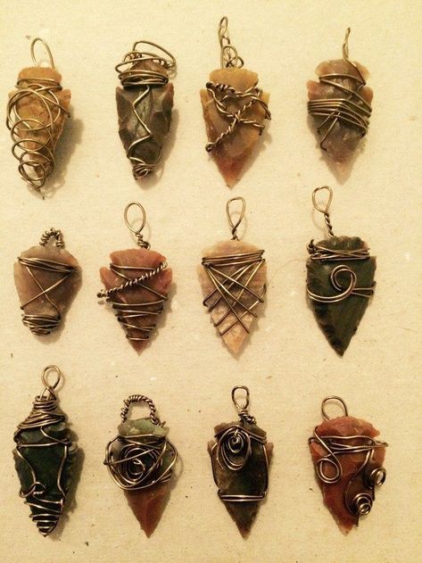 Wrap arrowheads #wirewrapping How To Make Arrowheads, Wire Wrapped Arrowhead Jewelry, Jewelry Wrapping Ideas, Wire Wrapping Arrowheads, Arrowhead Wrapping, Arrowhead Jewelry, Arrowheads Jewelry, Wire Wrapped Stone Jewelry, Wire Wrap Jewelry Designs