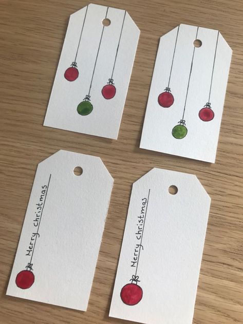 Cute Christmas Tags Diy, Til Og Fra Kort Jul Diy, Gift Tags Diy Handmade, Christmas Tags Handmade, Xmas Gift Tags, Wine Cork Ornaments, Christmas Gift Tags Diy, Christmas Gift Tags Handmade, Xmas Tags