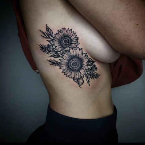 Sunflower Rib Cage Tattoo, Ribcage Cover Up Tattoos For Women, Sunflower Knee Tattoos Women, Sunflower Tattoo Ribcage, Rib Cage Cover Up Tattoos For Women, Sunflower Knee Tattoo, Cover Up Tattoos Ribs, Sunflower Tattoo Ribs, Western Sternum Tattoo Women