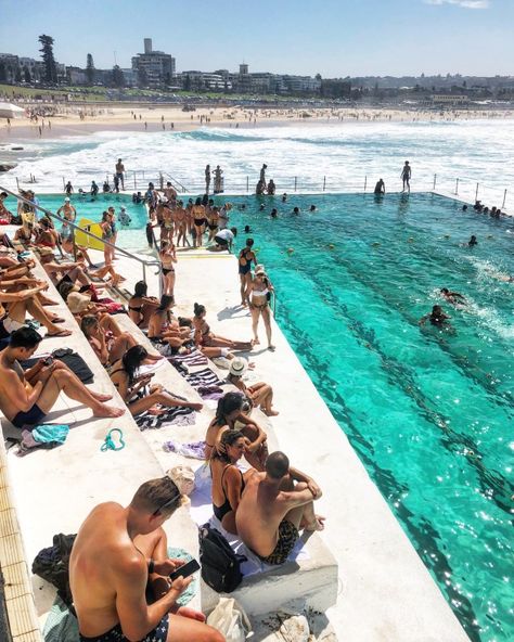 Bondi Icebergs Pool on the weekend Bondi Beach Australia, Cottesloe Beach, Paradise Places, Bondi Icebergs, Australian Beach, Beach Towns, Bali Hotels, Fairy Queen, Flat Rent