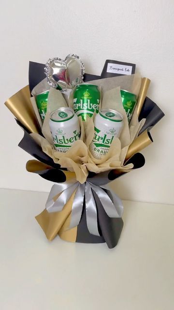 Beer Can Gift Ideas, Beer Can Bouquet, Beer Flower Bouquet, Beer Box Gift Ideas, Beer Present Ideas, Beer Bouquet For Him, Beer Bouquet, Beer Box, Sweet Bouquet