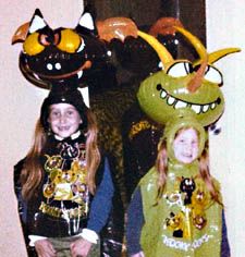 Kooky Spooks inflatable Halloween costumes. I believe these came out around 1979/1980. I had the one on the left! (pic found on Google, neither of these are me) Kooky Spooks, Plastic Costume, Childhood Things, Vintage Halloween Costume, Inflatable Costumes, Halloween Spooktacular, School Memories, Oldies But Goodies, Beach Ball