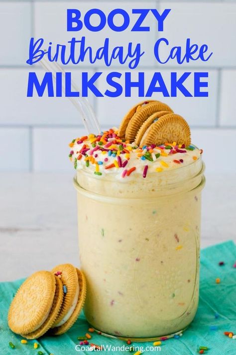 Fruit Milkshake Recipe, Boozy Milkshake Recipes, Baileys Recipes Drinks, Birthday Cake Batter, Birthday Cake Milkshake, Cake Milkshake, Alcoholic Milkshake, Wedding Cart, Milkshake Cocktails