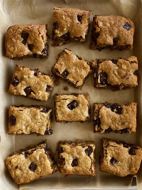 Chocolate Chunk Tahini Oatmeal Bites – Something Nutritious Tahini Oatmeal, Sunday Sweets, Oatmeal Bites, Was It Worth It, Healthy Substitutions, Oatmeal Bars, Gluten Free Sweets, Chocolate Chunk, Healthy Sweets Recipes