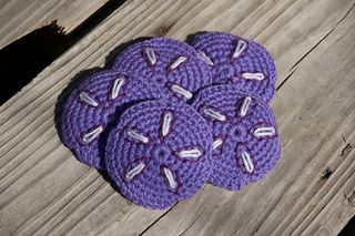 Sand Dollar pattern by Barbara Anderson Sand Dollar Crochet, Crochet Seashell Applique, Barbara Anderson, Crochet Starfish, Sea Starfish, Rug Hooking Designs, Knifty Knitter, Crochet Fish, 4 Ply Yarn