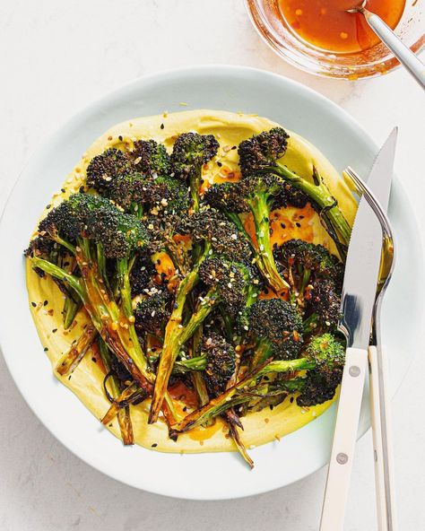 Ashley Marti on Instagram: “Super creamy turmeric-tahini yogurt spread with crispy roasted broccoli and a little chili-honey-vinegar sauce. Creamy, spicy, crunchy, all…” Charred Cauliflower, Grilled Broccoli, Making Soup, Aphrodisiac Foods, Eat More Vegetables, Broccoli Cauliflower, Roasted Broccoli, Broccoli Recipes, Spicy Sauce