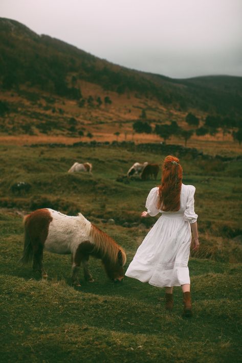 pony-3 A Clothes Horse, Rpg Characters, Cottagecore Aesthetic, Princess Aesthetic, Trik Fotografi, + Core + Aesthetic, Anne Of Green Gables, Photographic Paper, Clothes Horse