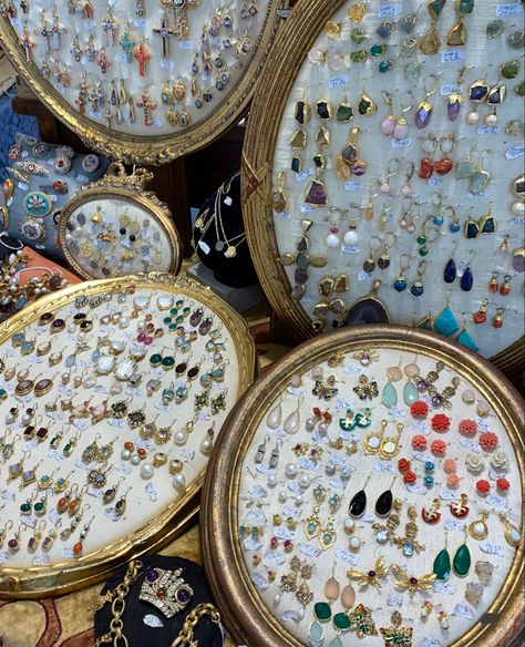 Italy Market Aesthetic, Italy Shopping Street, Italian Jewelry Aesthetic, Shopping In Italy Aesthetic, Italy Life Aesthetic, Italy Spring Aesthetic, Life In Italy Aesthetic, Firenze Italy Aesthetic, Florence Italy Aesthetic Outfit