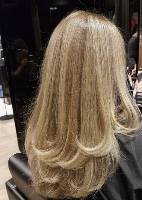 Matilda Djerf Hair, Hairstyles For Layered Hair, Hair Techniques, Matilda Djerf, Long Layered Haircuts, Blonde Hair Inspiration, Blowout Hair, Blonde Hair Looks, Haircuts Straight Hair