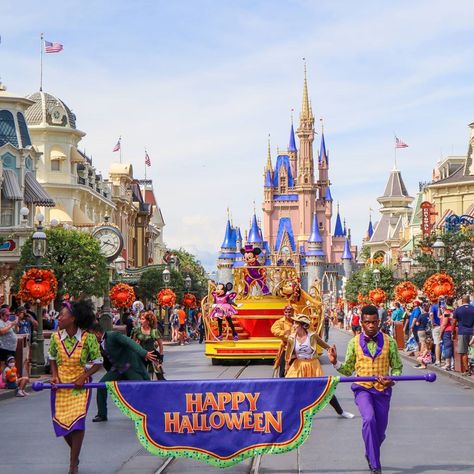 Vikki on Instagram: “Boo to You...Happy Halloween! You just sang that didn't you? . . . . . . . . . .…” Boo To You Disney, Stationery Ideas, Halloween 2017, You Happy, Walt Disney World, Happy Halloween, Disney World, Walt Disney, Are You Happy