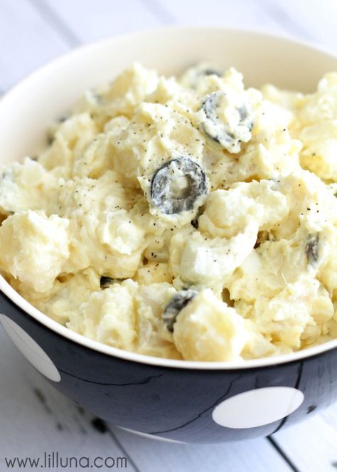 The BEST Potato Salad recipe ever! Homemade Potato Salads, Best Potato Salad Recipe, Potato Salad Recipe Easy, Lil Luna, Salad Recipes Video, Potato Salad Recipe, Black Olives, Potatoe Salad Recipe, Easy Salad Recipes