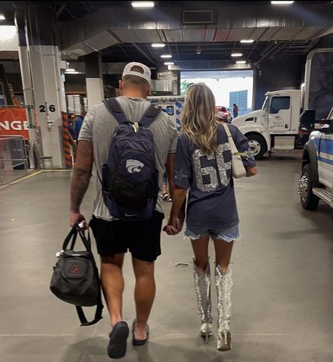 Nfl Wife Aesthetic, Mlb Wife Aesthetic, Nfl Wife Outfits, Nba Wife Aesthetic, Nfl Wag, Mlb Wife, Wag Fashion, Wag Outfits, Nfl Wife