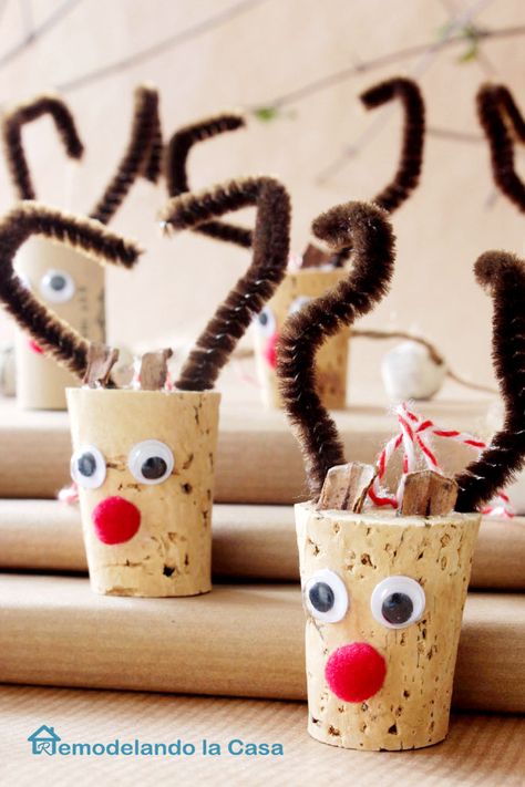 DIY - Wine cork reindeer ornaments - Make a herd! Reindeer Cups, Homemade Christmas Ornaments Diy, Cork Crafts Christmas, Wine Cork Ornaments, Christmas Decorations Cheap, Diy Christmas Ornaments Easy, Diy Christmas Tree Ornaments, Beautiful Christmas Decorations, Wine Corks