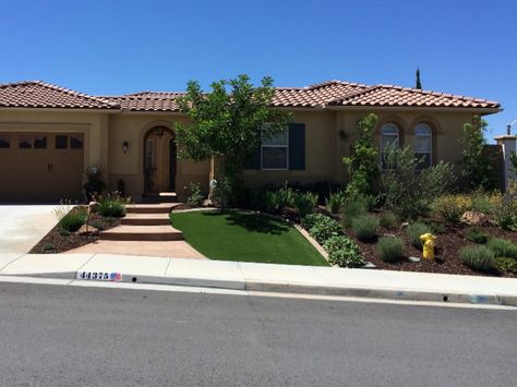 Hardscape Ideas Front Yard Entrance, Front Yard Steps Pathways, Front House Design Entrance, House Design Entrance, Driveway Remodel, Mahogany House, Concrete Entrance, Front Pathway, Front Walkways