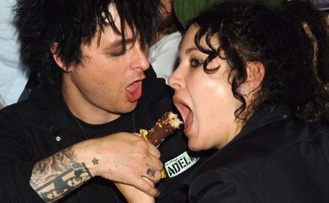 Boyfriend/husband goals Adrienne Armstrong, Billie Green Day, Green Day Billie Joe, Tré Cool, Mosh Pit, Joe Armstrong, Billie Joe Armstrong, Musical Band, Zoo Wee Mama