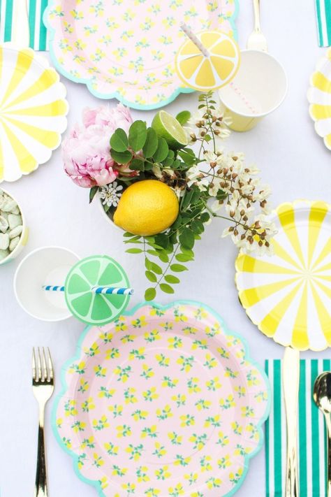 Vintage Citrus Floral Birthday Party | A Joyful Riot Tutti Fruity Party, Lemon Themed Party, Lemon Birthday, Lemon Themed Bridal Shower, Daisy Party, Floral Birthday Party, Lemonade Party, Peppa Pig Party, Summer Birthday Party