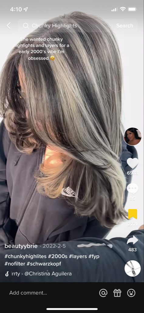 Ash Brown Chunky Highlights, Christina Aguilera Chunky Highlights, 2000s Highlights Hair, Ash Blonde Highlights On Dark Hair, Chunky Highlight, Dimensional Hair Color, Platinum Highlights, Blonde Highlights On Dark Hair, Chunky Highlights