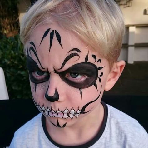 Kids Skeleton Face Paint, Skeleton Makeup Kids, Face Painting Halloween Kids, Simple Skeleton, Skeleton Face Paint, Halloween Makeup For Kids, Skull Face Paint, Creepy Halloween Makeup, Face Painting Easy