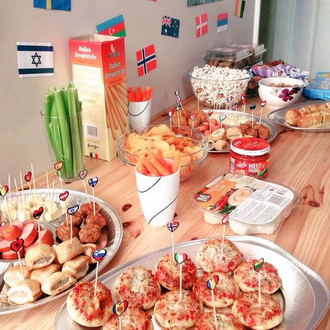 Eurovision Party Foods! Eurovision Food Ideas, Eurovision Themed Party, Eurovision Party Ideas, Eurovision Party Food, Euros 2024, Italian Bread Sticks, Eurovision Party, St Cecilia, Eurovision 2024