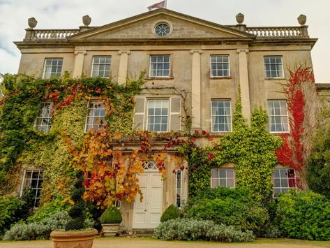 Highgrove Garden, Highgrove House, London Residence, House Images, Clarence House, Country Houses, Design Rules, Royal Life, Duchess Of Cornwall