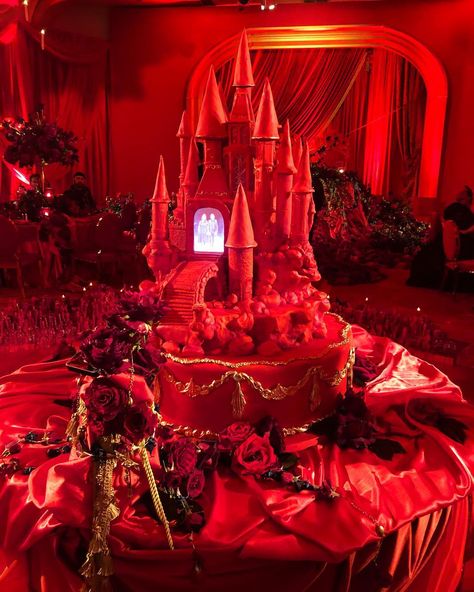 Kat Von D wedding cake Vegan Red Velvet, Dark Wedding Theme, Wedding Cake Images, Vegan Wedding Cake, Wedding Cake Pictures, Vegan Wedding, Wedding Cake Photos, Castle Cake, Dark Wedding